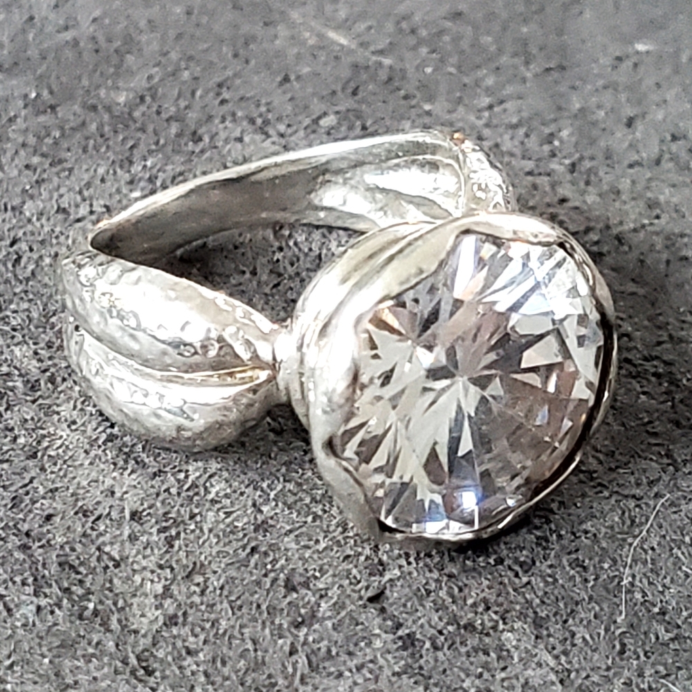 RARE Unreleased Silpada 925 Sterling Silver Etched Crystal Ring